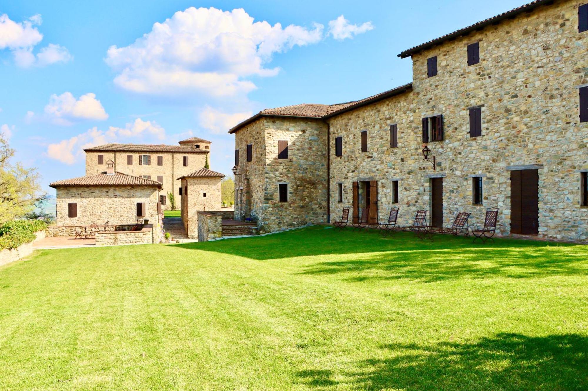 Castello Di Viano Villa ภายนอก รูปภาพ