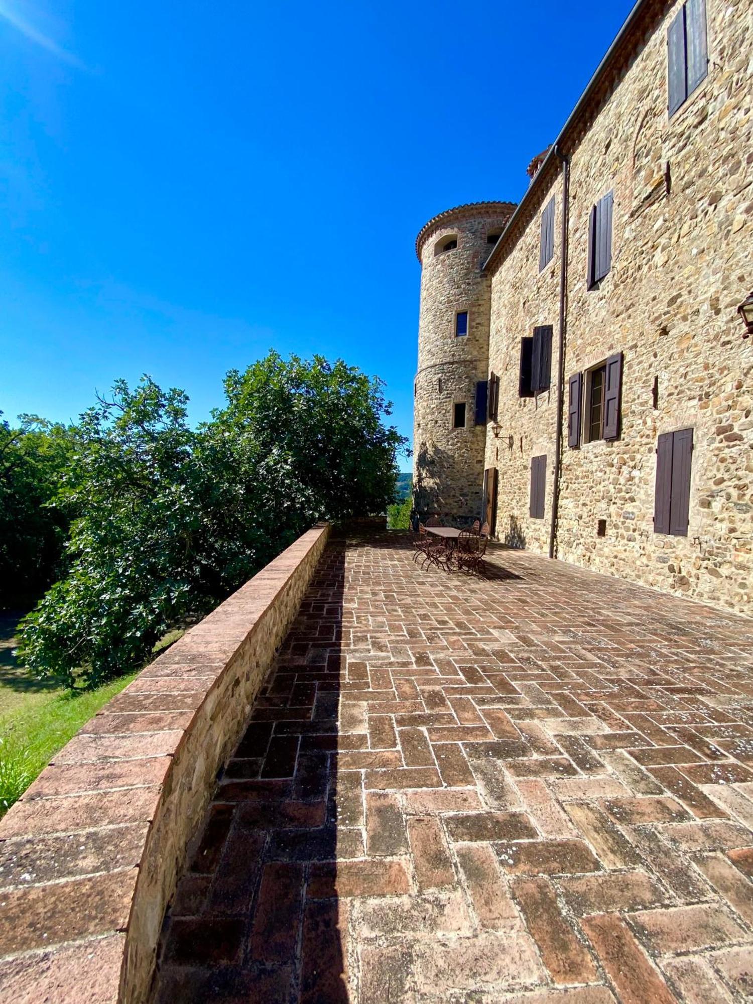 Castello Di Viano Villa ภายนอก รูปภาพ