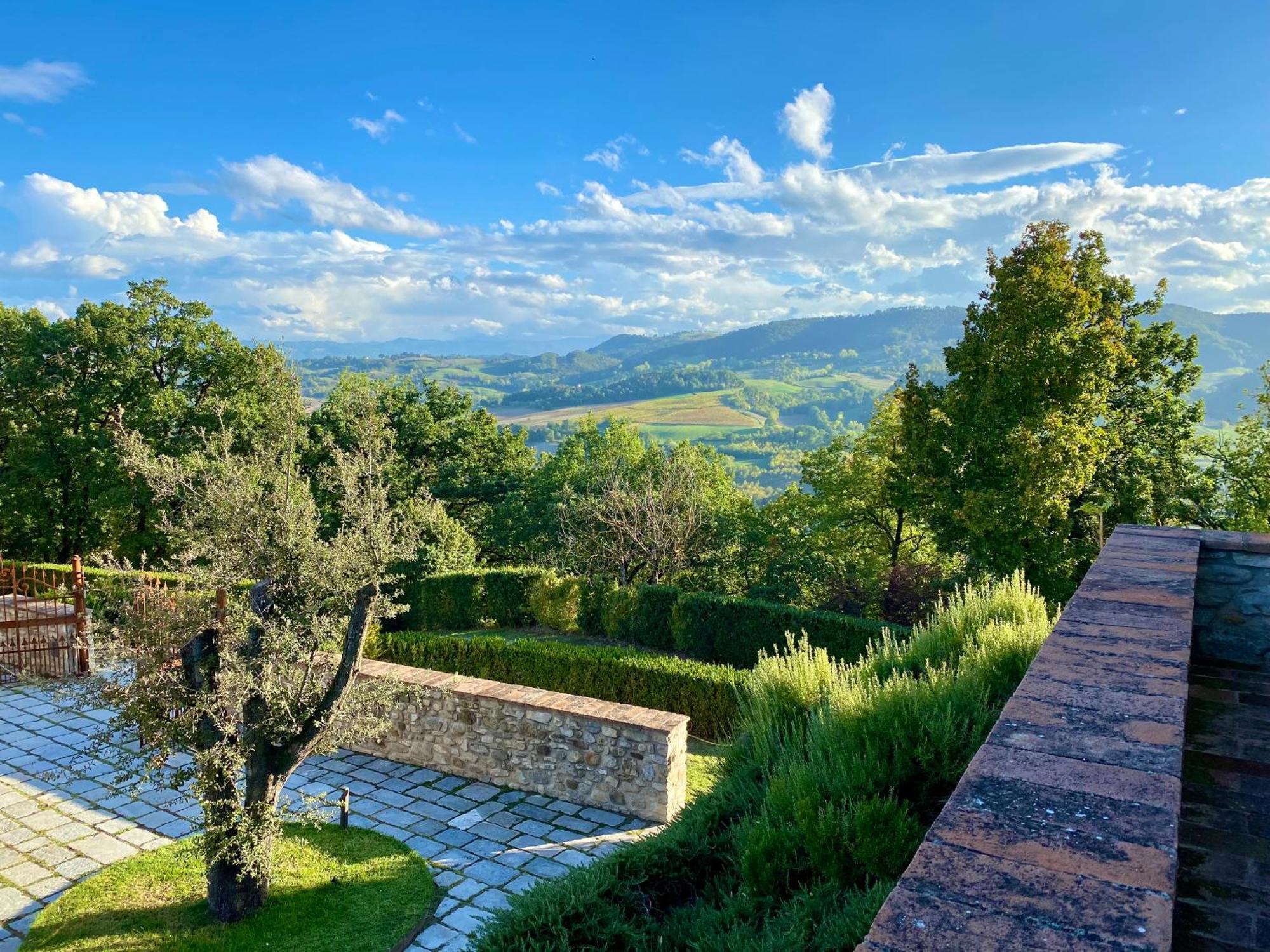 Castello Di Viano Villa ภายนอก รูปภาพ