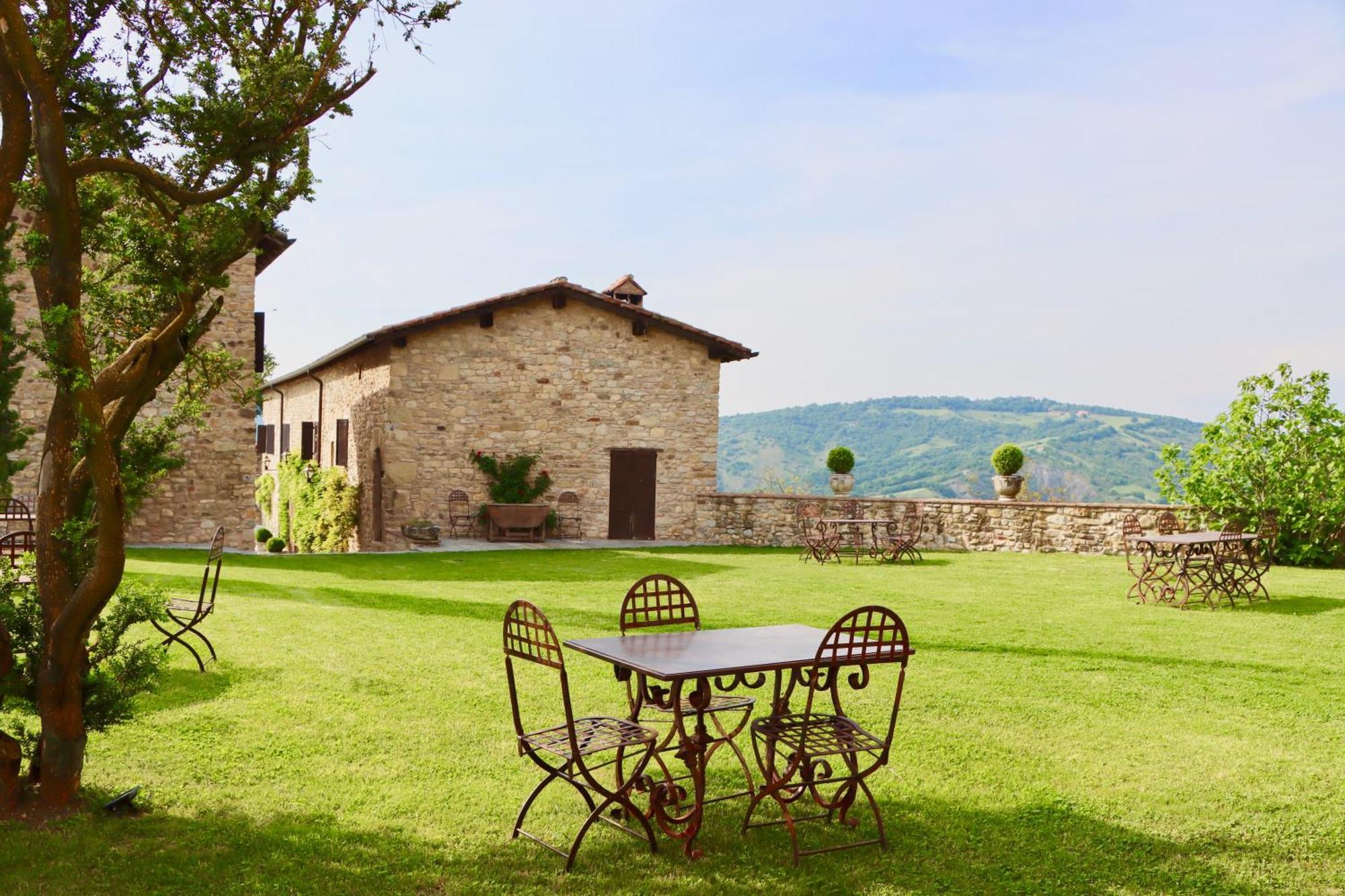 Castello Di Viano Villa ภายนอก รูปภาพ